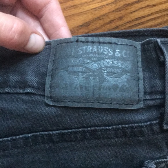 Black Levi’s 710 Super Skinny - Picture 2 of 3